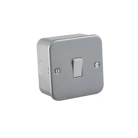 metal-clad-switch-10a-1g-2w-admomecl-1.webp METAL CLAD SWITCH 10A 1G 2W - ADMORE - Image 1